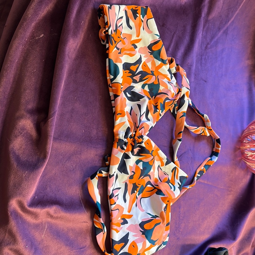 Xl gently used fused bikini top